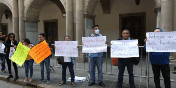Protestan contra gobierno de Oaxaca por falta de salarios en la UACO