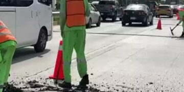 🎥VIDEO/ Retiran a «Los topes del caos» en el bulevar Colosio en Cancún