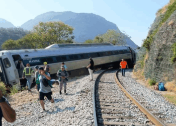 Se descarrila tren del Corredor Interoceánico en Nizanda, Oaxaca; pasajeros resultan ilesos ( VIDEO)