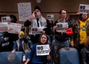 Trump Escala la Retórica y Califica de "Basura" a Inmigrantes de Países Pobres