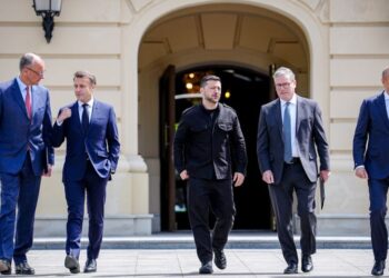 Rusia acusa a Bruselas y Kiev de sabotear el acuerdo de paz sobre Ucrania