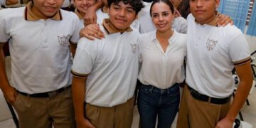 Prevención de adicciones llega a estudiantes de Cancún con realidad virtual