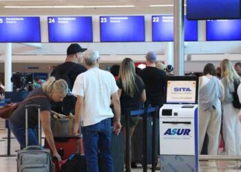 Nevadas en Estados Unidos afectan vuelos hacia y desde Cancún