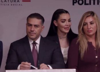 Abuchean a Gabriela Jiménez en Azcapotzalco le gritan panista en pleno evento