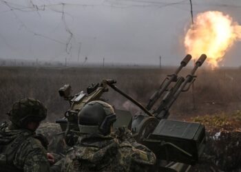 Avance militar ruso se mantiene constante en el frente, según inteligencia