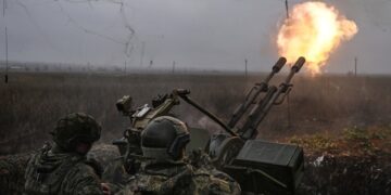 Avance militar ruso se mantiene constante en el frente, según inteligencia