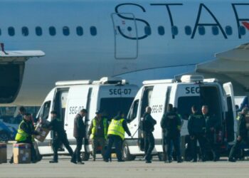 «Avión procedente de Turquía aterriza de emergencia en Barcelona por alerta de Bomba»