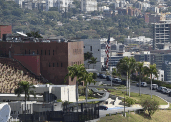 El proceso de reapertura de embajada entre Estados Unidos y Venezuela tras el conflicto militar