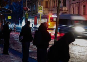 «Apagón en Berlín: miles de hogares siguen sin electricidad tras presunto sabotaje»