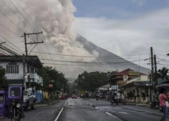 «Volcán Mayón: Filipinas ordena evacuaciones ante riesgo de erupción peligrosa»