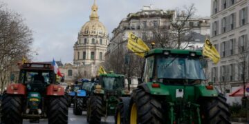 VIDEO «Protesta agrícola paraliza París con decenas de tractores en rechazo al acuerdo UE-Mercosur»