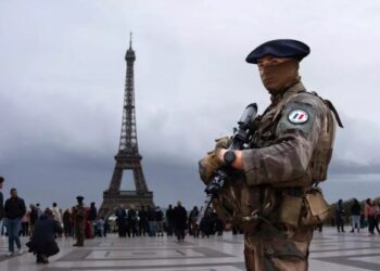 «Servicio militar voluntario en Francia: inicia el reclutamiento de jóvenes»