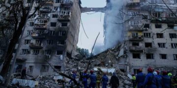 «Ataque ruso a infraestructura energética de Ucrania deja muertos y graves daños»