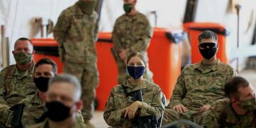 «Evacuación de personal en base aérea de EE.UU. eleva la tensión en Oriente Medio»