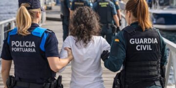 VIDEO «Desalojo forzoso en España: mujer de 71 años es retirada de su velero en Gran Canaria»