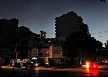 «Apagón masivo en Buenos Aires deja sin luz a miles en plena ola de calor»