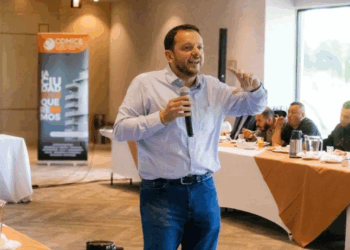 Carlos Torres enfrentará denuncia ante la FGR para limpiar su nombre de calumnias anónimas