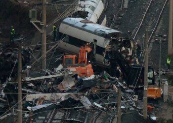 Choque de tren en España deja varios heridos en la Región de Murcia (2)