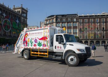 Clara Brugada refuerza la limpieza en la ciudad con nuevos camiones recolectores de basura