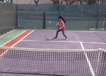 Comunidad defiende las canchas de tenis 8 de Octubre ante posible privatización en Cancún