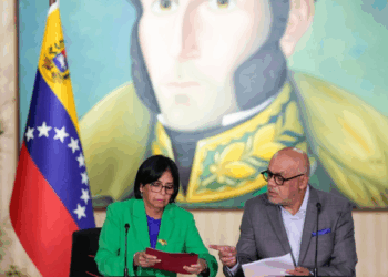 Delcy Rodríguez asegura que no hay dominio extranjero en Venezuela y decreta luto nacional