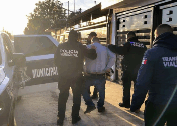 Detienen a hombre por tirar desechos de barbacoa en Torreón
