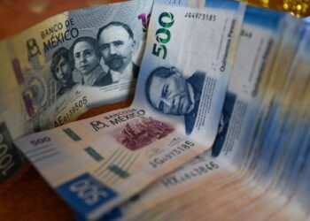 Detienen en Nezahualcóyotl a banda con miles de pesos en billetes falsos