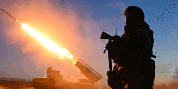 El Ejército de Rusia ataca objetivos estratégicos y libera territorio en Sumy