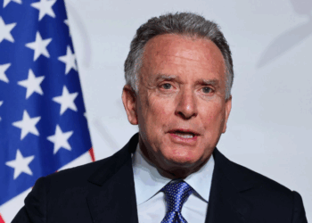 El enviado de Trump se reúne con Reza Pahlavi para analizar la crisis en Irán