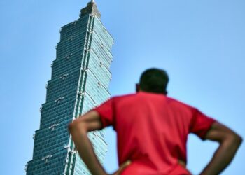 Escalada sin seguridad marca una proeza histórica en Taiwán