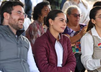 Ana Paty Peralta coloca la primera piedra del Hospital de Bienestar Animal, primero en Quintana Roo