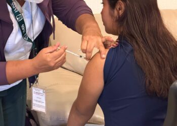«IMSS Quintana Roo refuerza la prevención del VPH con vacunación escolar»