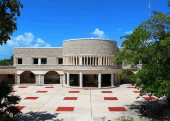 La UQROO rechaza la intervención de Estados Unidos en Venezuela tras operativo militar