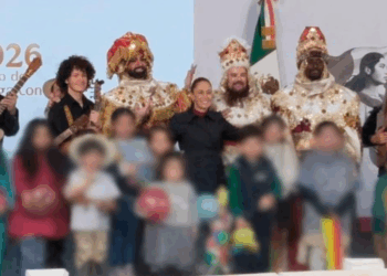 Las niñas y niños protagonizan un alegre Día de Reyes en la Mañanera