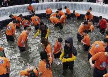 «Miles de personas participan en el Festival de Sancheoneo en Corea del Sur»
