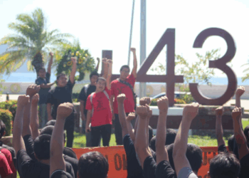 Persiste la protesta de Ayotzinapa ante la falta de respuestas claras