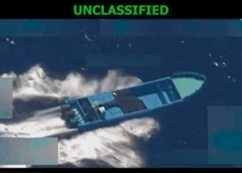 Revelan que el Pentágono utilizó una aeronave con apariencia civil en un ataque marítimo