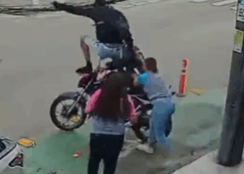 "Robo frustrado en Brasil termina con ladrón sometido por ciudadanos"