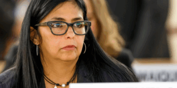 Rusia confirma su apoyo al gobierno de Venezuela tras el nombramiento de Delcy Rodríguez