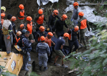 Tragedia en Filipinas por una mortal avalancha de basura en vertedero