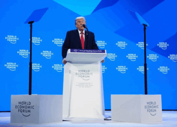 "Trump destaca sus buenas relaciones con líderes mundiales en Davos"