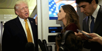 Trump exige el control sobre la industria petrolera de Venezuela