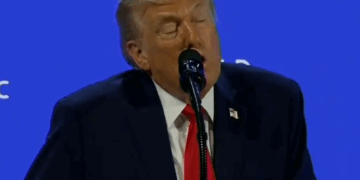 "Trump insiste en la compra HIELO (Groenlandia) durante el foro de Davos"