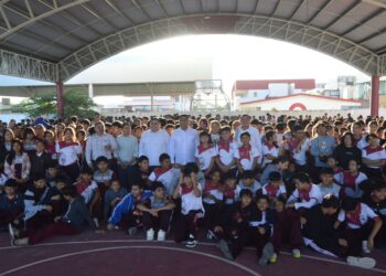 Formación cívica en escuelas públicas se refuerza en Playa del Carmen con programa municipal»