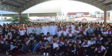 Formación cívica en escuelas públicas se refuerza en Playa del Carmen con programa municipal»