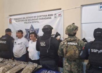 Olor a marihuana delata a taxista y pasajero; caen en Tulum con fuerte cargamento de droga