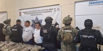 Olor a marihuana delata a taxista y pasajero; caen en Tulum con fuerte cargamento de droga