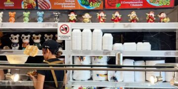 Plásticos de un solo uso en Cancún: dan ultimátum a comerciantes del centro