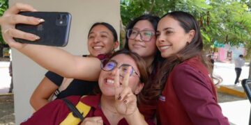 Paraderos inclusivos en Avenida Tulum mejoran la movilidad en Cancún