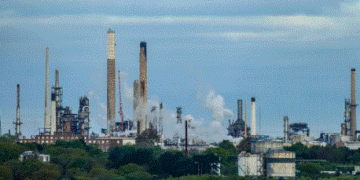 Tensión Irán-EE. UU. Sacude al Petróleo y Redefine el Papel de la OPEP